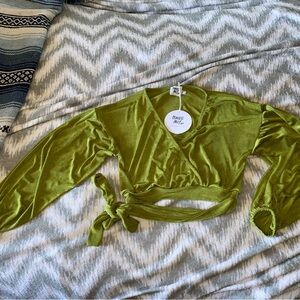 Princess Polly Women’s Shimmer Green Crop-top